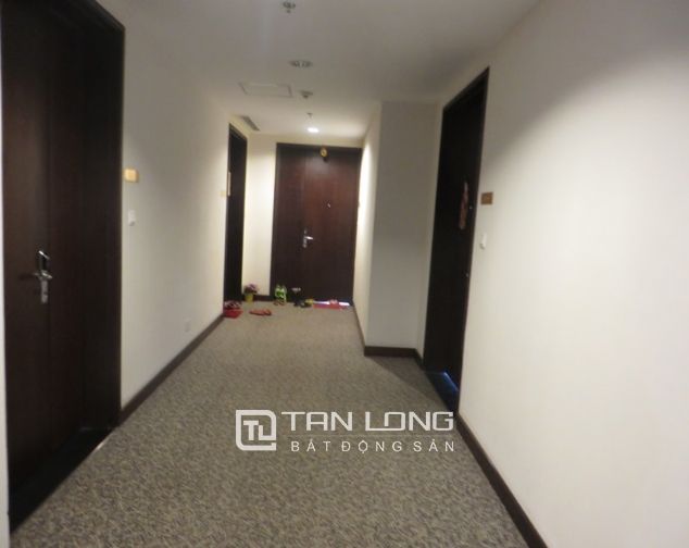 Cần cho thuê ăn chung cư 2 phòng ngủ, đủ đồ tại Hòa Bình Green