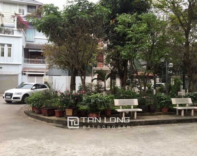 Cần cho thuê biệt thự 4 ngủ, đủ đồ tại D5 Vườn Đào, quận Tây Hồ, Hà Nội
