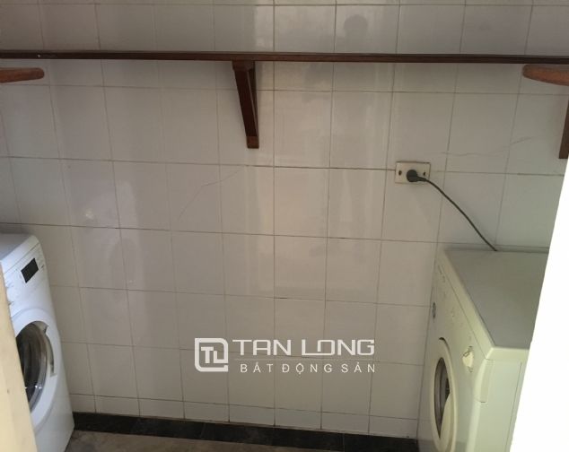 Cần cho thuê biệt thự 600m2 x 3.5 tầng có sân vườn bể bơi tại Tô Ngọc Vân