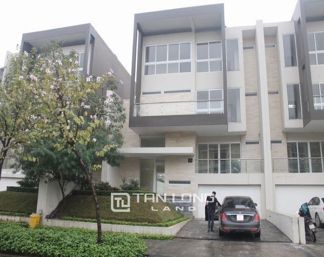 Cần cho thuê biệt thự không đồ, 4 phòng ngủ tại khu Q Ciputra, Tây Hồ