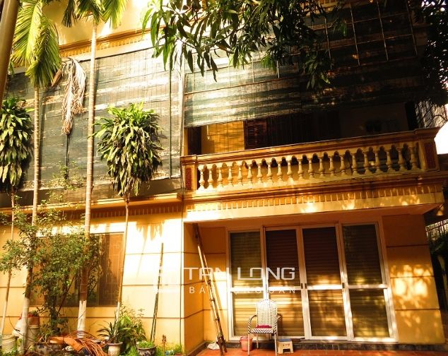 Cần cho thuê biệt thự sân vườn gần chợ Hữu Tiệp, Ngọc Hà, quận Ba Đình