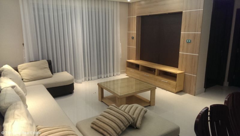 Cần cho thuê căn hộ 100m2, 2 phòng ngủ, đủ đồ tại Liễu Giai, quận Ba Đình