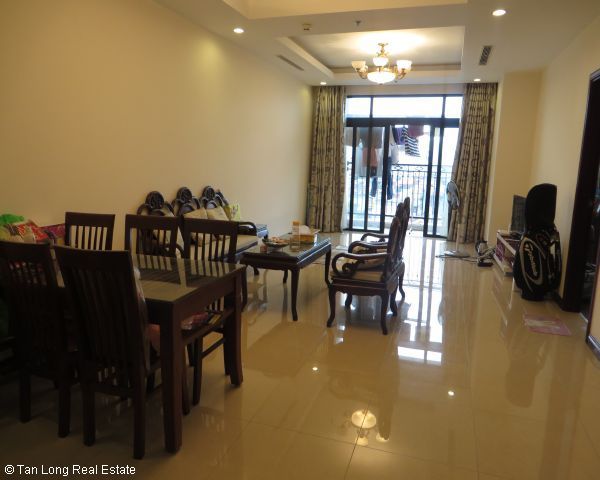 Cần cho thuê căn hộ 109m2 tòa R1 tại Vinhomes Royal City, quận Thanh Xuân