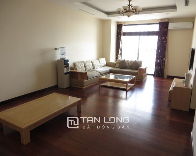 Cần cho thuê căn hộ 140m2, đủ đồ tòa R5 Vinhomes Royal City