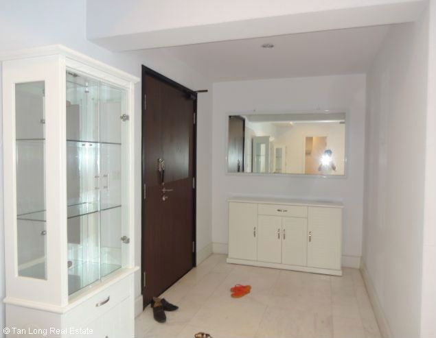 Cần cho thuê căn hộ 150m2, 2 phòng ngủ, đủ đồ tại Golden Westlake