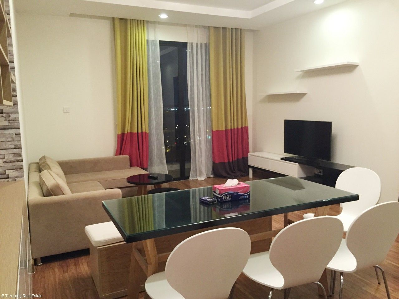 Cần cho thuê căn hộ 2 ngủ, 95m2 tại Vinhomes Times City, quận Hai Bà Trưng