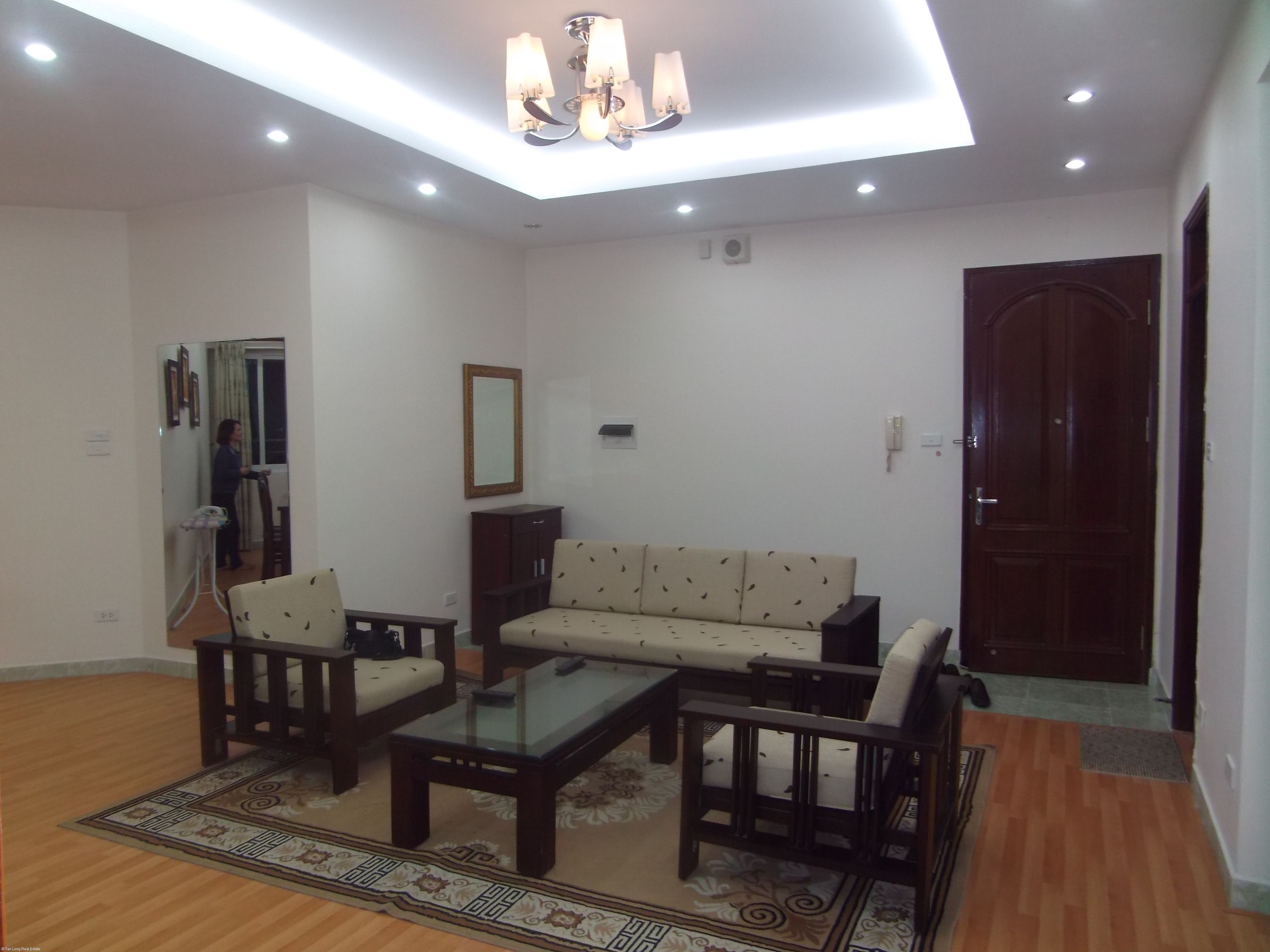 Cần cho thuê căn hộ 2 phòng ngủ rộng tại tòa 34T, Trung Hòa Nhân Chính, quận Cầu Giấy