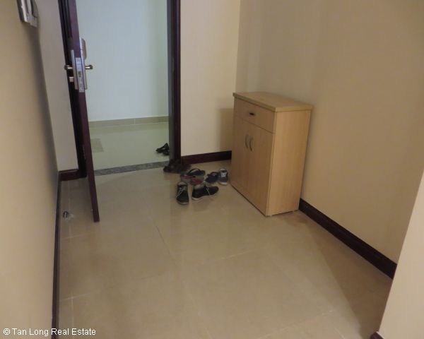 Cần cho thuê căn hộ 2 phòng ngủ tòa R4 Vinhomes Royal City