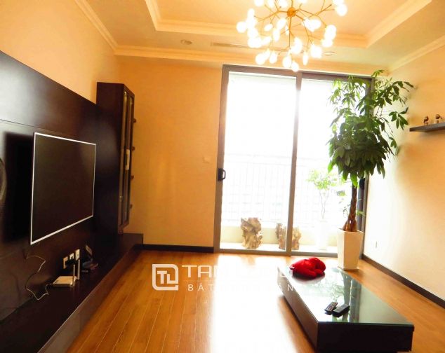 Cần cho thuê căn hộ 3 phòng ngủ đủ đồ ở tòa Vinhomes Nguyễn Chí Thanh, Hà Nội