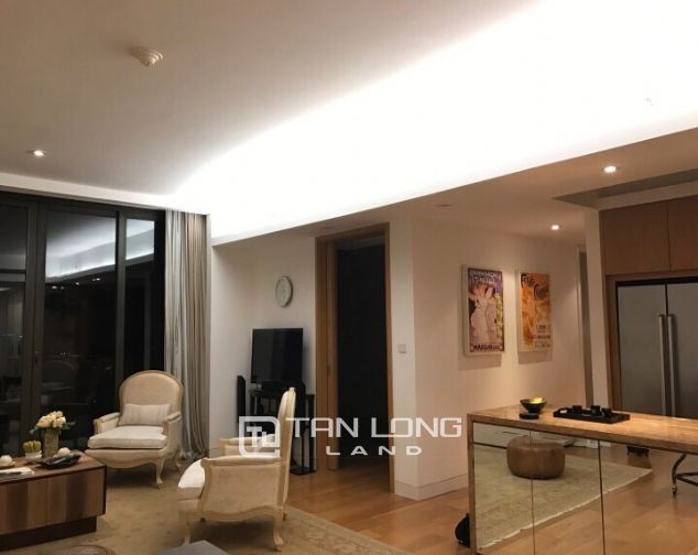 Cần cho thuê căn hộ 3 phòng ngủ, đủ đồ tại tháp Tây Indochina Plaza, quận Cầu Giấy