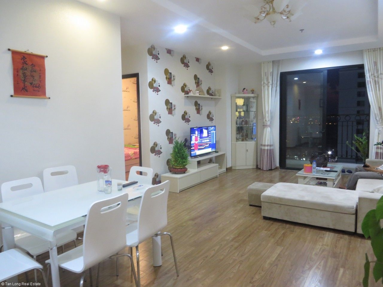 Cần cho thuê căn hộ 3 phòng ngủ, đủ đồ tại tòa T10 Vinhomes Times City