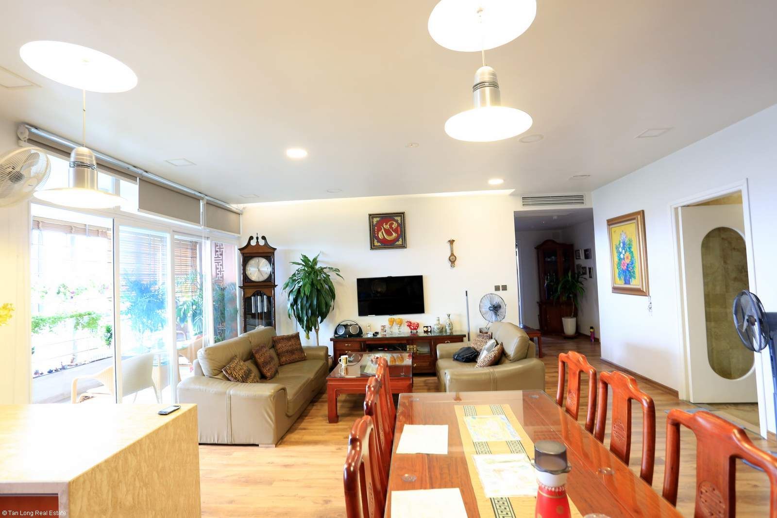Cần cho thuê căn hộ 3 phòng ngủ tại chung cư 671 Hoàng Hoa Thám, quận Ba Đình, Hà Nội