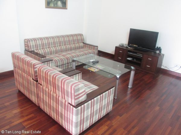 Cần cho thuê căn hộ 98m2, đủ đồ tầng cao tại 93 Lò Đúc