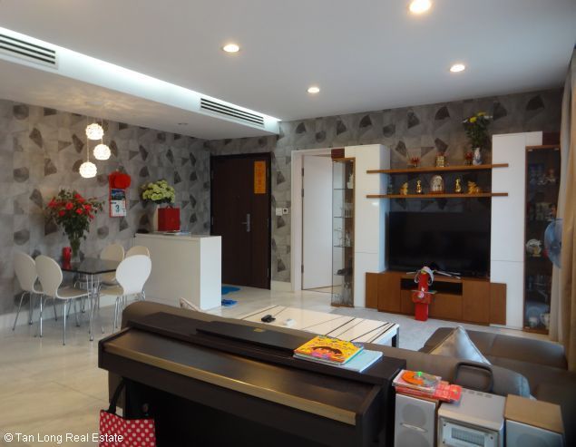 Cần cho thuê căn hộ tầng cao 128m2 tại Golden Westlake, quận Tây Hồ