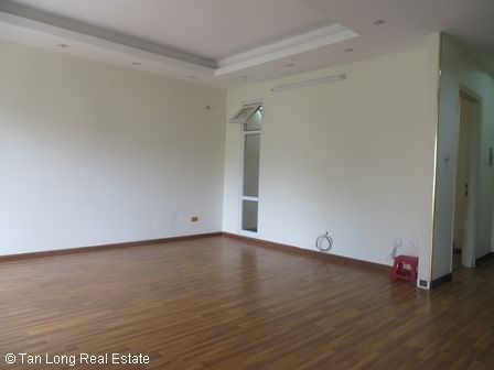Cần cho thuê căn hộ tòa N105 Nguyễn Phong Sắc, quận Cầu Giấy
