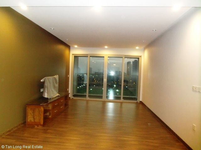 Cần cho thuê chung cư 172m2, 3 phòng ngủ, đủ đồ tại Mandarin Garden, quận cầu Giấy