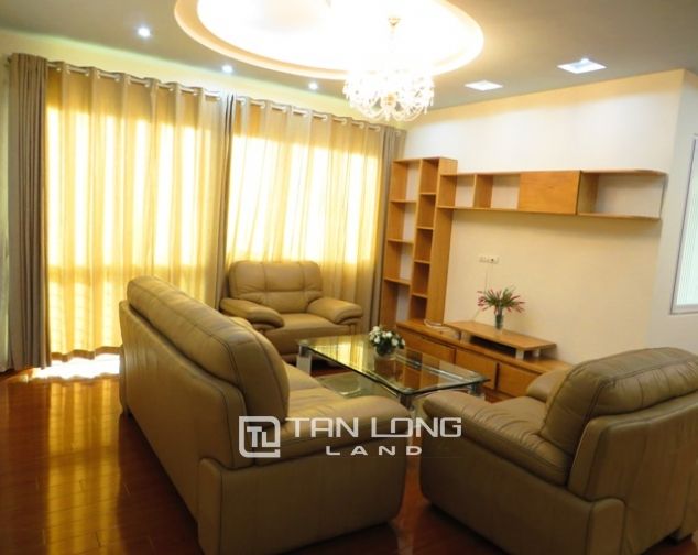 Cần cho thuê chung cư 4 phòng ngủ, đủ đồ tại E5 Ciputra, Tây Hồ