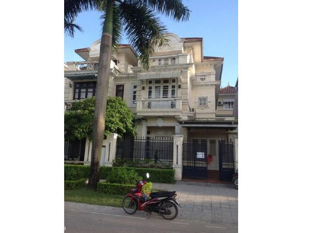 Cần cho thuê gấp biệt thự 220m2 x 3 tầng tại D4 Ciputra, Hà Nội