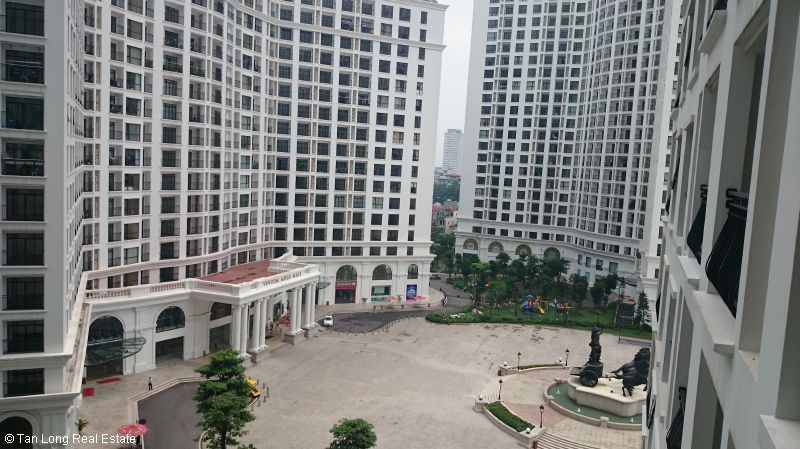 Cần cho thuê gấp căn hộ 114m2, 2 phòng ngủ, đủ đồ tại  Vinhomes Royal City