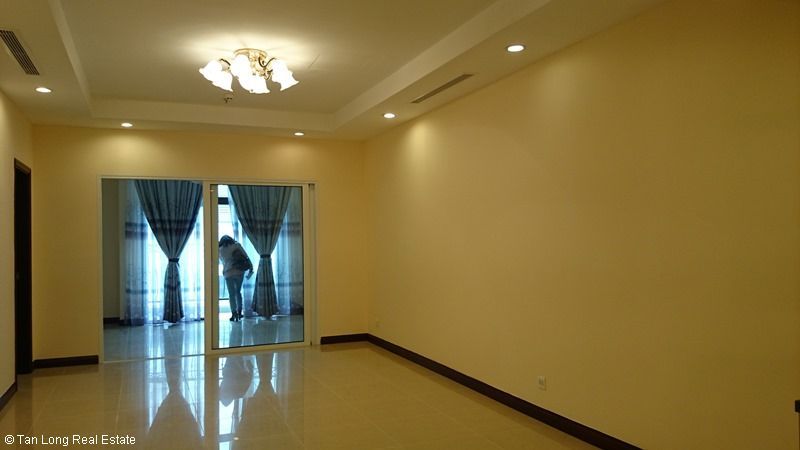 Cần cho thuê gấp căn hộ 135 m2 tại Royal City, quận Thanh Xuân