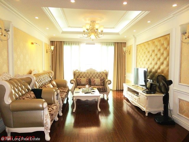 Cần cho thuê gấp căn hộ 152m2, 3 phòng ngủ, đủ đồ tầng cao tại Mandarin Garden