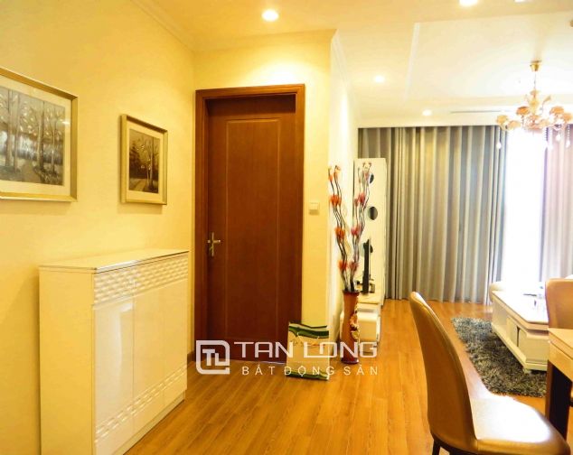 Cần cho thuê gấp căn hộ chung cư 3 phòng ngủ tại Vinhomes Nguyễn Chí Thanh, Đống Đa, Hà Nội