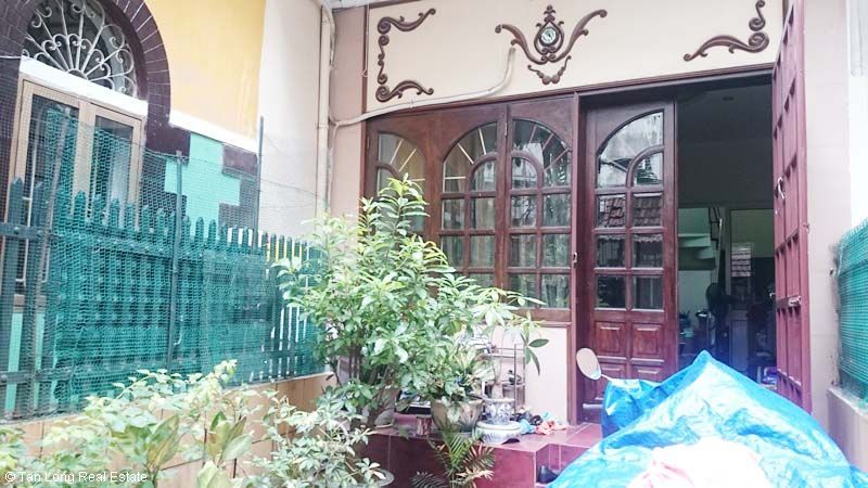 Cần cho thuê gấp nhà 4 tầng phố Đội Cấn, quận Ba Đình, Hà Nội