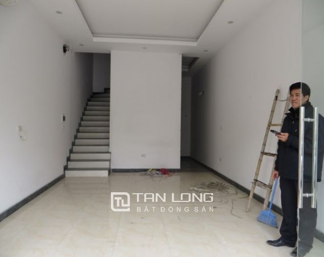 Cần cho thuê gấp nhà riêng 6 tầng Mạc Thái Tổ, quận Cầu Giấy