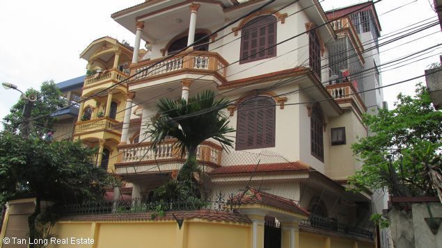 Cần cho thuê gấp nhà rộng rãi tại quận Long Biên