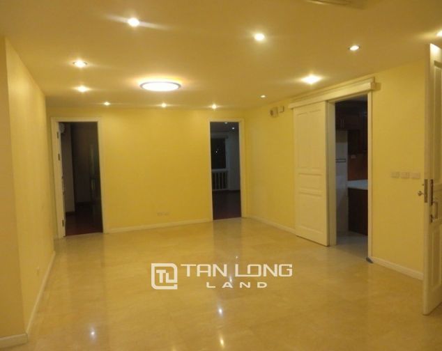 Cần cho thuê hoặc bán căn hộ 182m2 tại P2 Ciputra, quận Tây Hồ
