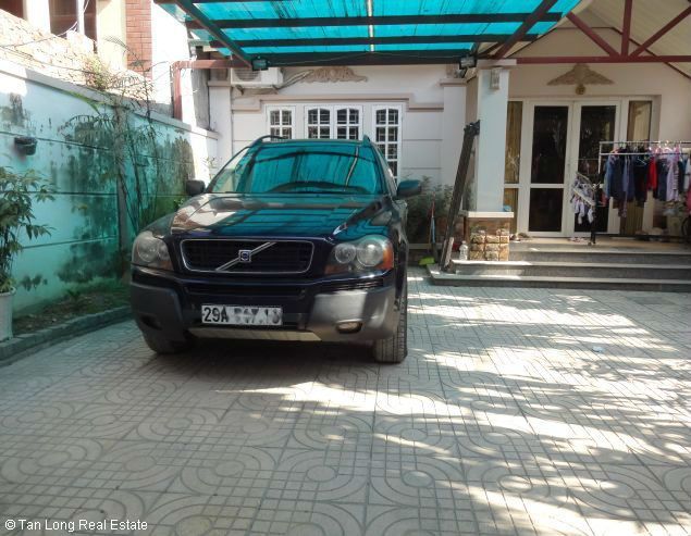 Cần cho thuê nhà 200m2 có sân vườn tại Nghi Tàm, quận Tây Hồ