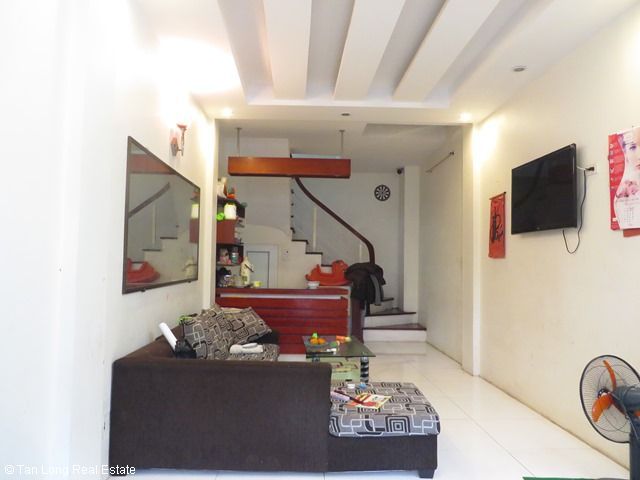 Cần cho thuê nhà 32m2 x 5 tầng tại Ngọc Thụy, quận Long Biên