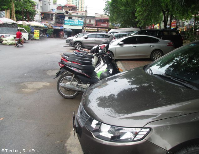 Cần cho thuê nhà 3.5 tầng để ở hoặc làm văn phòng tại Đê La Thành