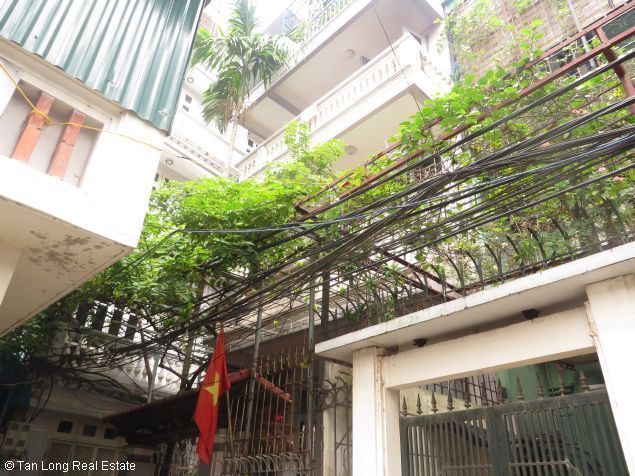 Cần cho thuê nhà 4 tầng, 80m2 tại quận Tây Hồ