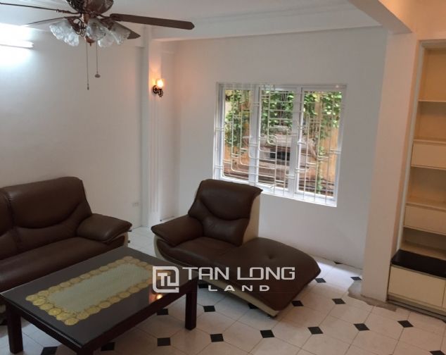 Cần cho thuê nhà 45m2 x 4 tầng tại Ngô Văn Sở, quận Hòan Kiếm