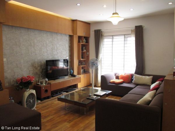 Cần cho thuê nhà 45m2 x 4 tầng tại Vọng Hà, quận Hoàn Kiếm