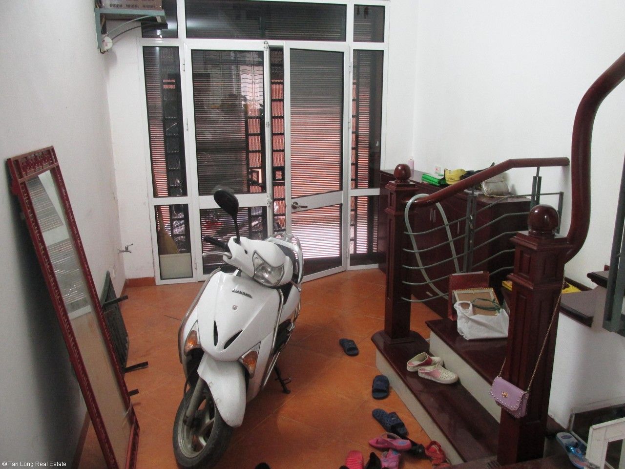 Cần cho thuê nhà 45m2 x 6 tầng tại Hoa Lư, quận Hai Bà Trưng