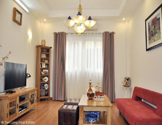 Cần cho thuê nhà 50m2, 3 phòng ngủ tại Đặng Thai Mai, quận Tây Hồ