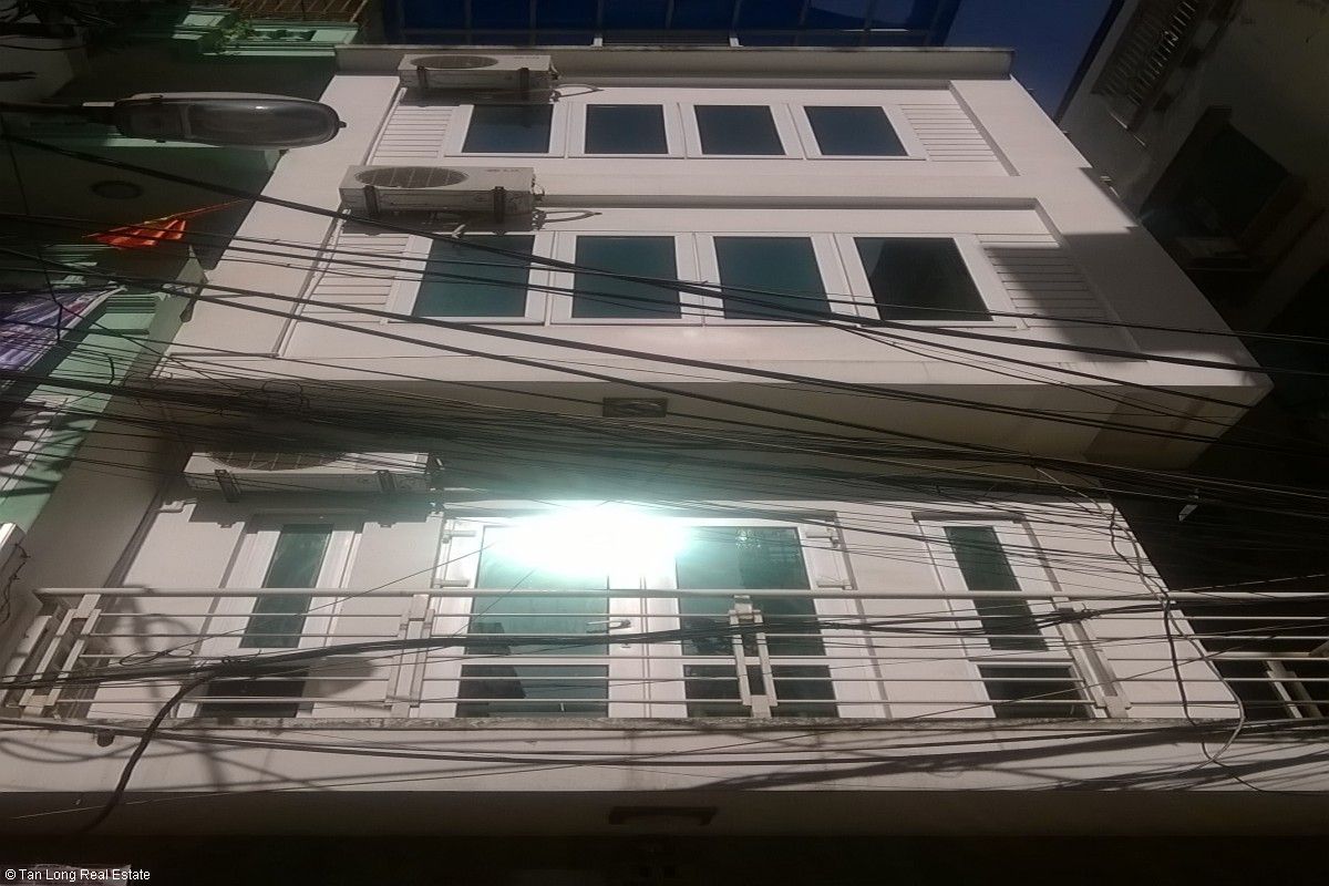 Cần cho thuê nhà 55m2 x 5 tầng tại Văn Cao, quận Ba Đình