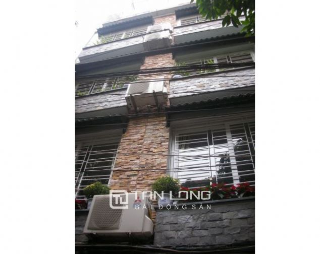 Cần cho thuê nhà 60m2 x 5 tầng tại Tô Ngọc Vân, quận Tây Hồ