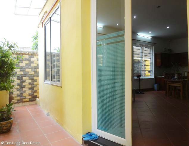 Cần cho thuê nhà 70m2 x 4 tầng tại Nghi Tàm, quận Tây Hồ