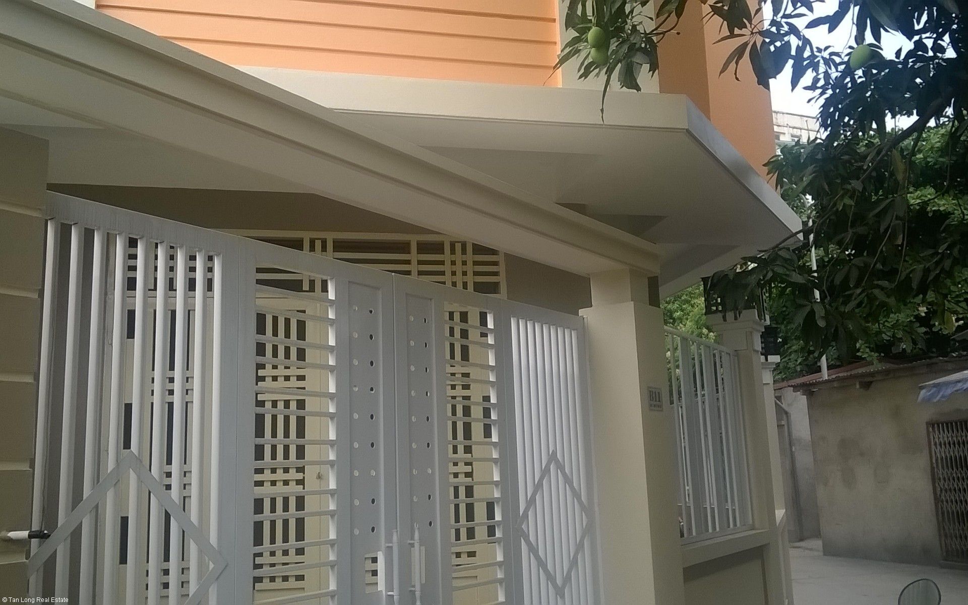 Cần cho thuê nhà 90m2 x 5 tầng tại Văn Cao, quận Ba Đình