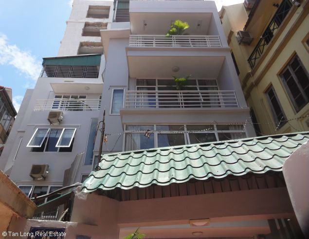 Cần cho thuê nhà có bể bơi tại Tô Ngọc Vân, quận Tây Hồ