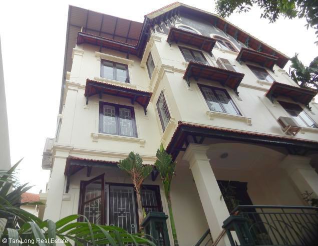 Cần cho thuê nhà kiểu biệt thự 150m2 x 5 tầng tại Tô Ngọc Vân, quận Tây Hồ