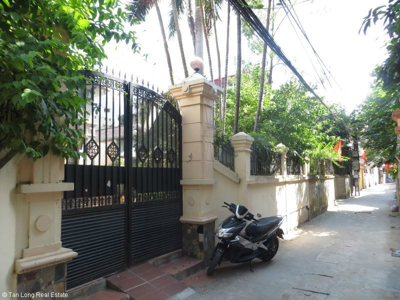 Cần cho thuê nhà kiểu biệt thự tại Bồ Đề, quận Long Biên