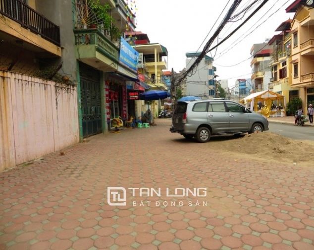 Cần cho thuê nhà mở cửa hàng mặt tiền 9m trên đường Bưởi, quận Ba Đình, Hà Nội