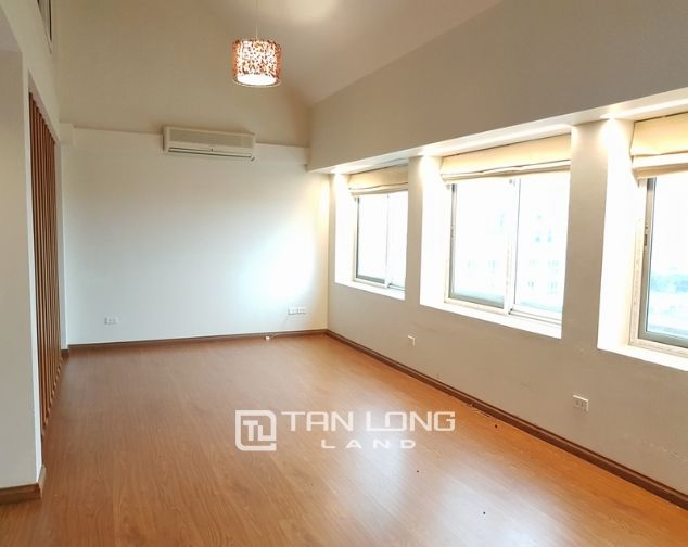 Cần cho thuê Penhouse 180m2 tại E1 Ciputra, quận Tây Hồ