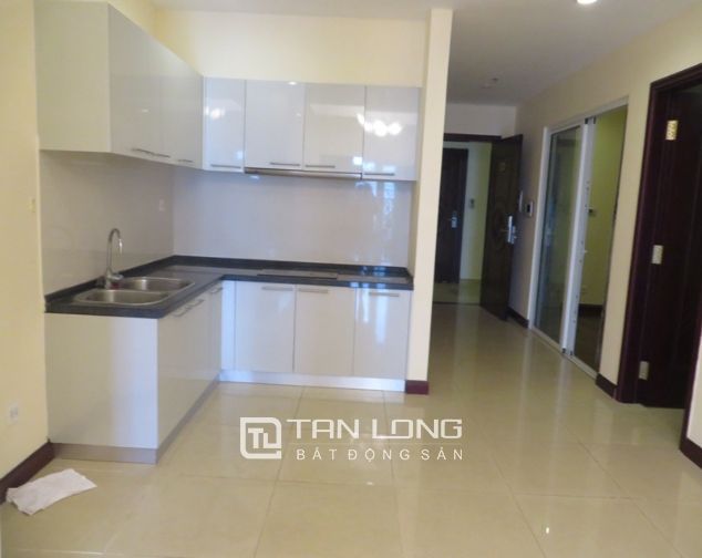 Căn hộ 105m2 tầng cao tòa R2 Vinhomes Royal City cho thuê