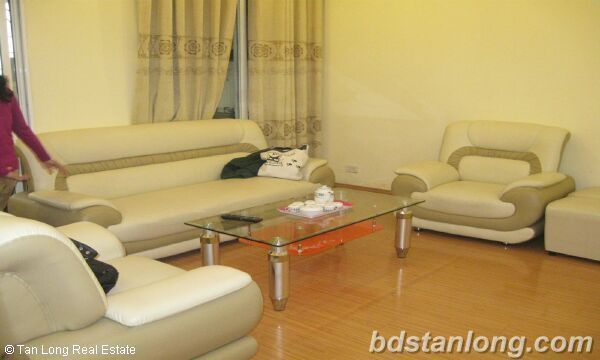 Căn hộ 130m2, 800$ cho thuê tại tòa nhà Vườn Xuân, quận Đống Đa