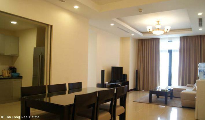 Căn hộ 132m2, 3 phòng ngủ cho thuê tại Vinhomes Royal City, quận Thanh Xuân.